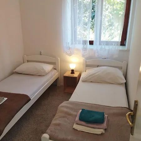 Amarela Villa *