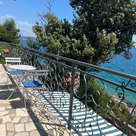 Amarela Villa
