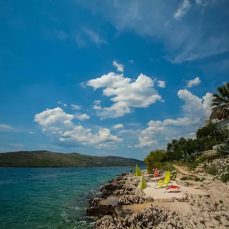 Villa Amarela *