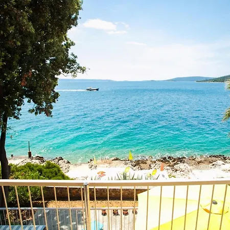 Villa Amarela Seget Vranjica